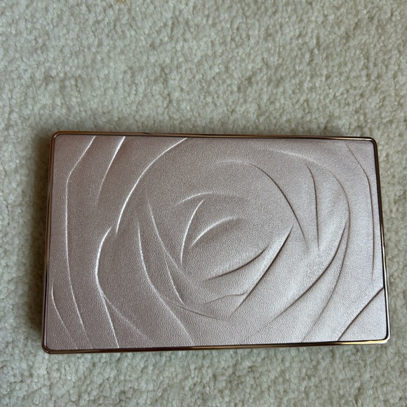Lancome holiday 2024 eyeshadow palette $39 - Picture 3 of 8